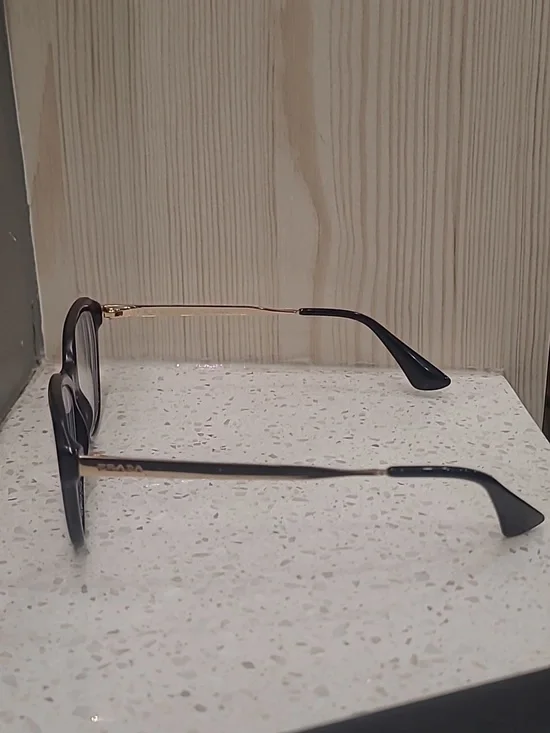 Authentic PRADA - Picture 9 of 11